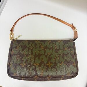 Louis Vuitton x Stephen Sprouts Green Monogram Canvas Graffiti Pochette